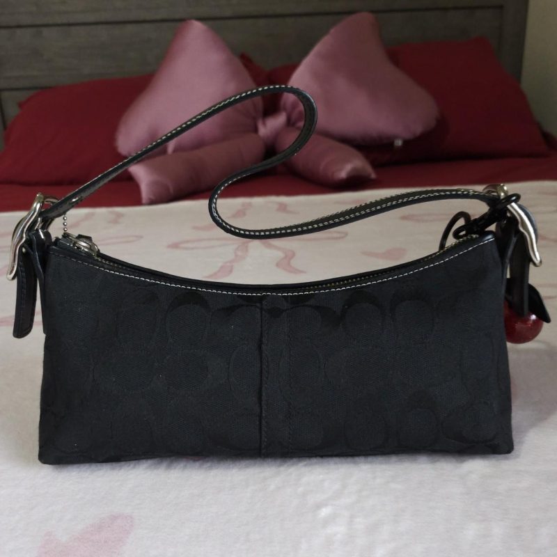 Vintage Y2K Black Signature Cs East West Shoulder Bag Baguette - Image 3