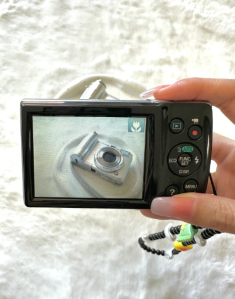 Canon ixy120 digital camera - Image 4