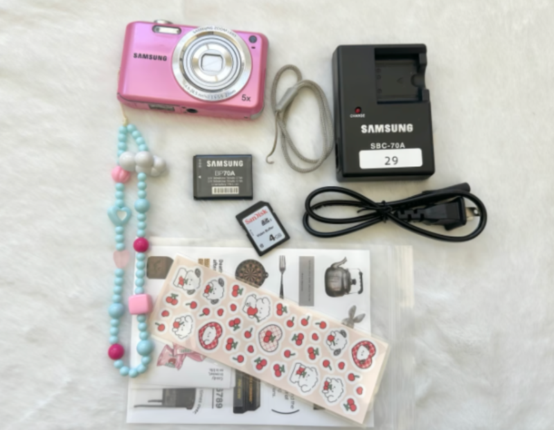 Samsung pink ES65 digital camera - Image 6