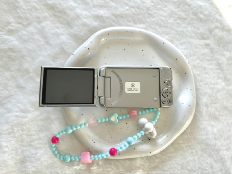 Nikon white coolpix s6600 flip screen digital cameras - Image 3