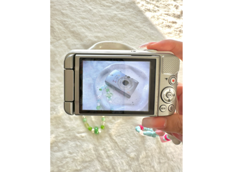 Nikon white coolpix s6600 flip screen digital cameras - Image 6
