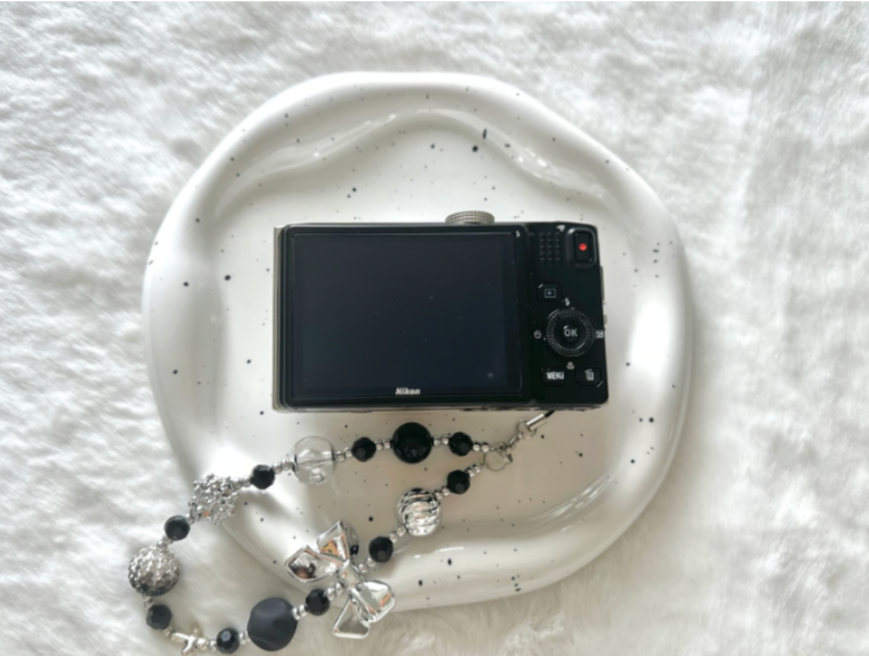 Nikon white coolpix s8200 digital camera - Image 5