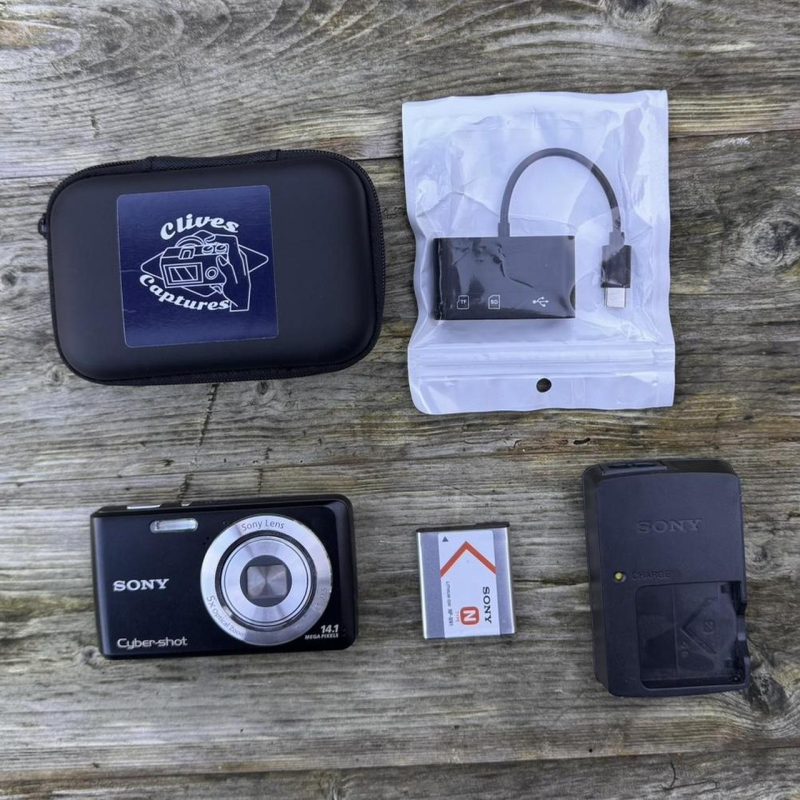 Sony DSC-W520 14.1MP Complete - Image 2