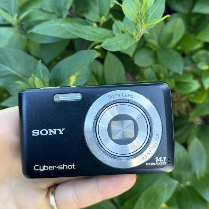 Sony DSC-W520 14.1MP Complete - Image 4