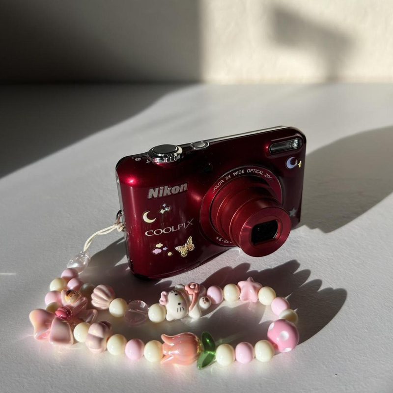 Nikon Coolpix L28 - 20MP Digital Camera with 5x Optical Zoom - Red - Image 3