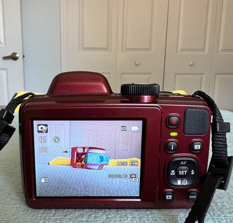📸 Kodak PixPro AZ401 Digital Camera – Red | Pre-Owned Bundle - Image 5