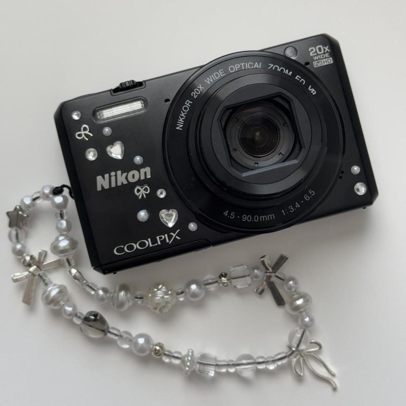 Nikon Coolpix S7000 Digital Camera Bundle Jh - Image 2