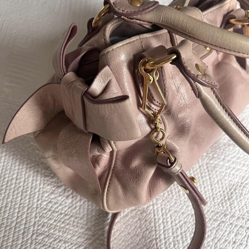 Authentic Light Pink Miu Miu Vitello Leather Bow Bag With Gold Hardware And Removable Strap - Image 4