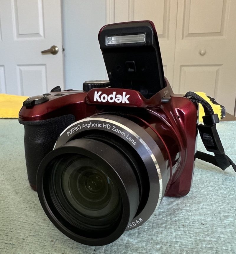 📸 Kodak PixPro AZ401 Digital Camera – Red | Pre-Owned Bundle - Image 4