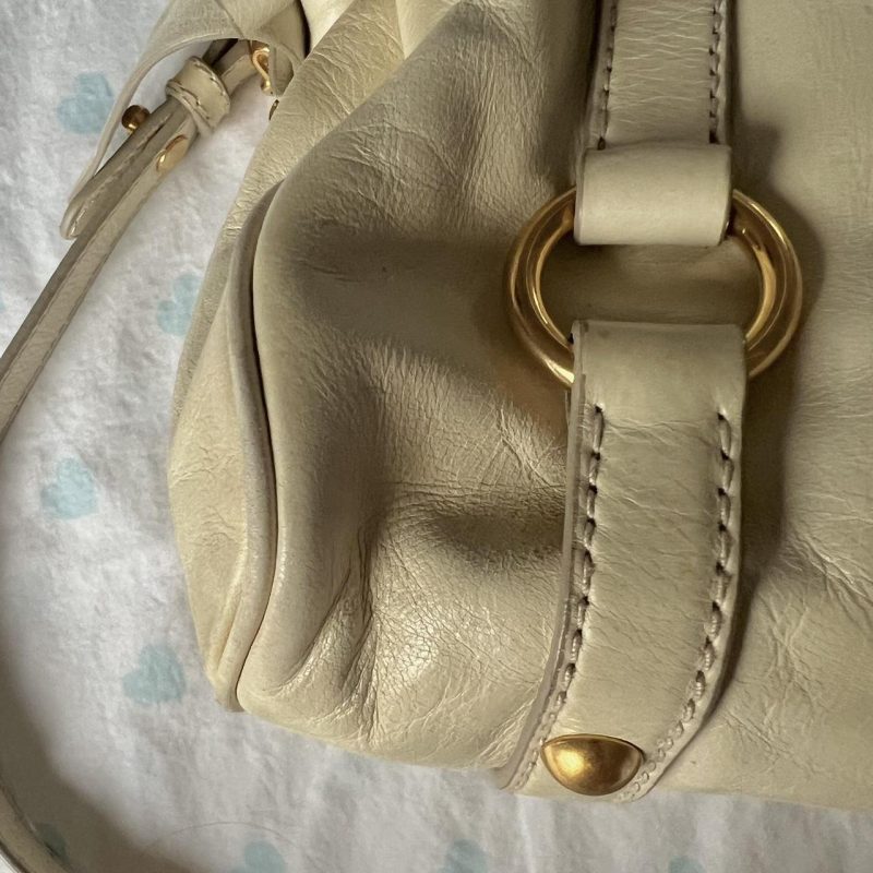 Authentic Cream Miu Miu Vitello Lux Bow Bag With Gold Hardware - Image 5