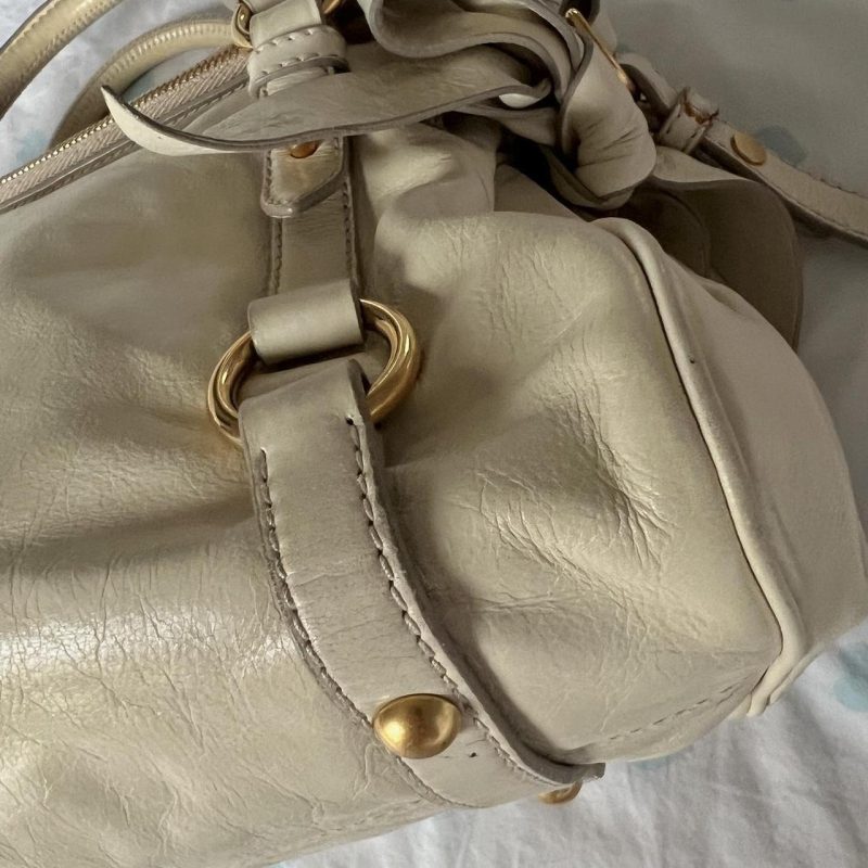 Authentic Cream Miu Miu Vitello Lux Bow Bag With Gold Hardware - Image 6
