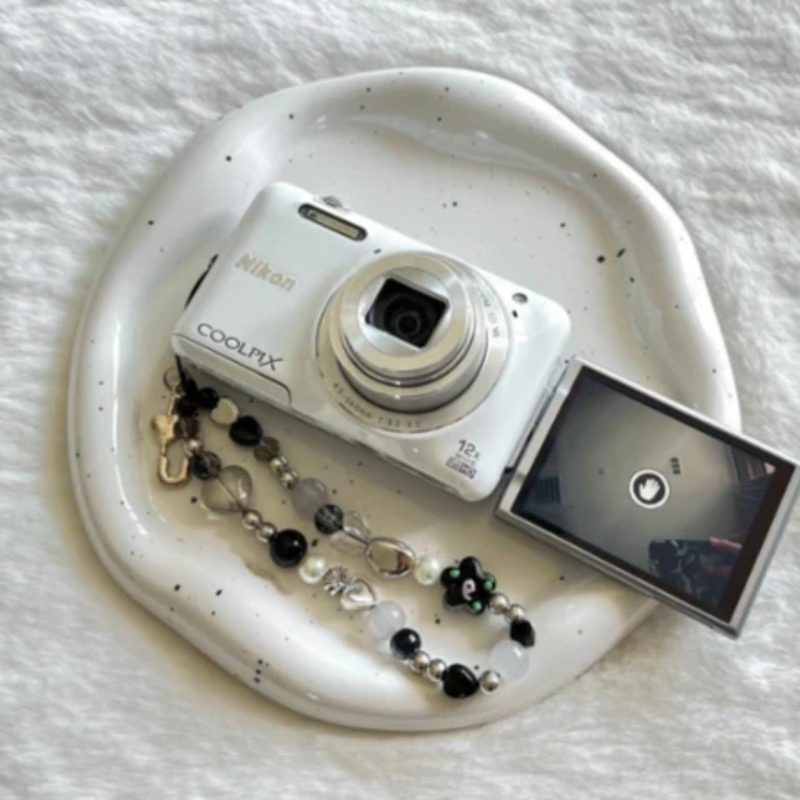 Nikon Coolpix S6600 Digital Camera with Flip... - Image 2