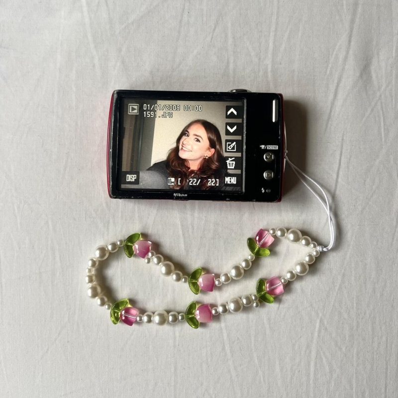Used Vintage Nikon Coolpix S230 10MP Hot Pink Digital Camera - Image 4