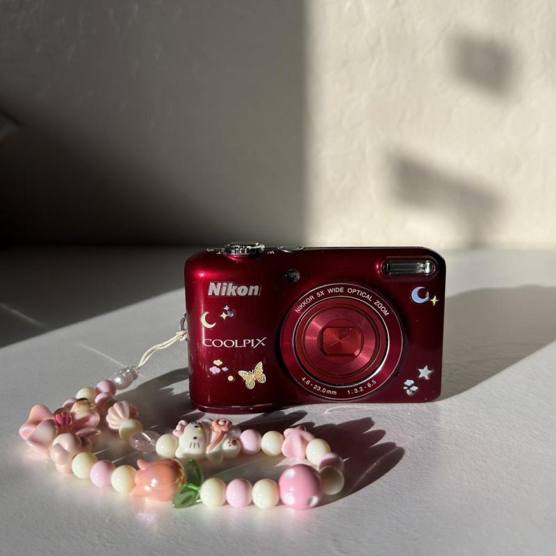 Nikon Coolpix L28 - 20MP Digital Camera with 5x Optical Zoom - Red - Image 2